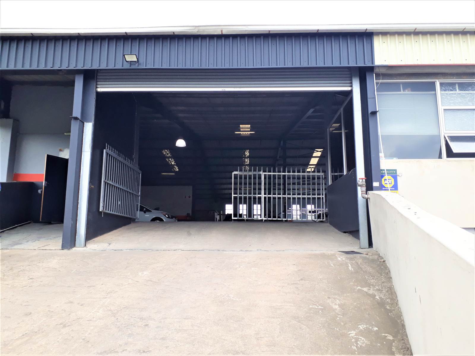 8410  m² Industrial space in Pinetown Central photo number 6