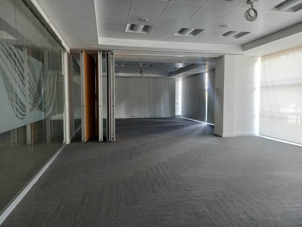 807  m² Office Space in Newlands photo number 3