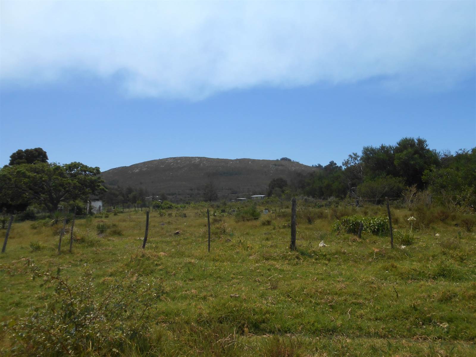 8565 m² Land available in Kruisfontein photo number 1