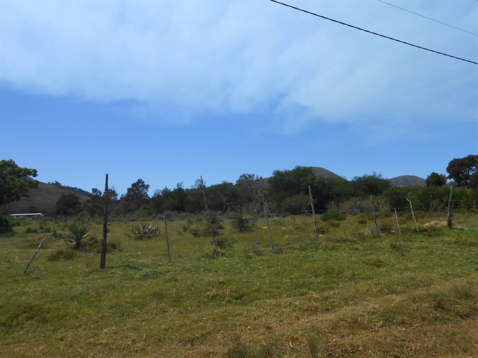 8565 m² Land available in Kruisfontein photo number 3