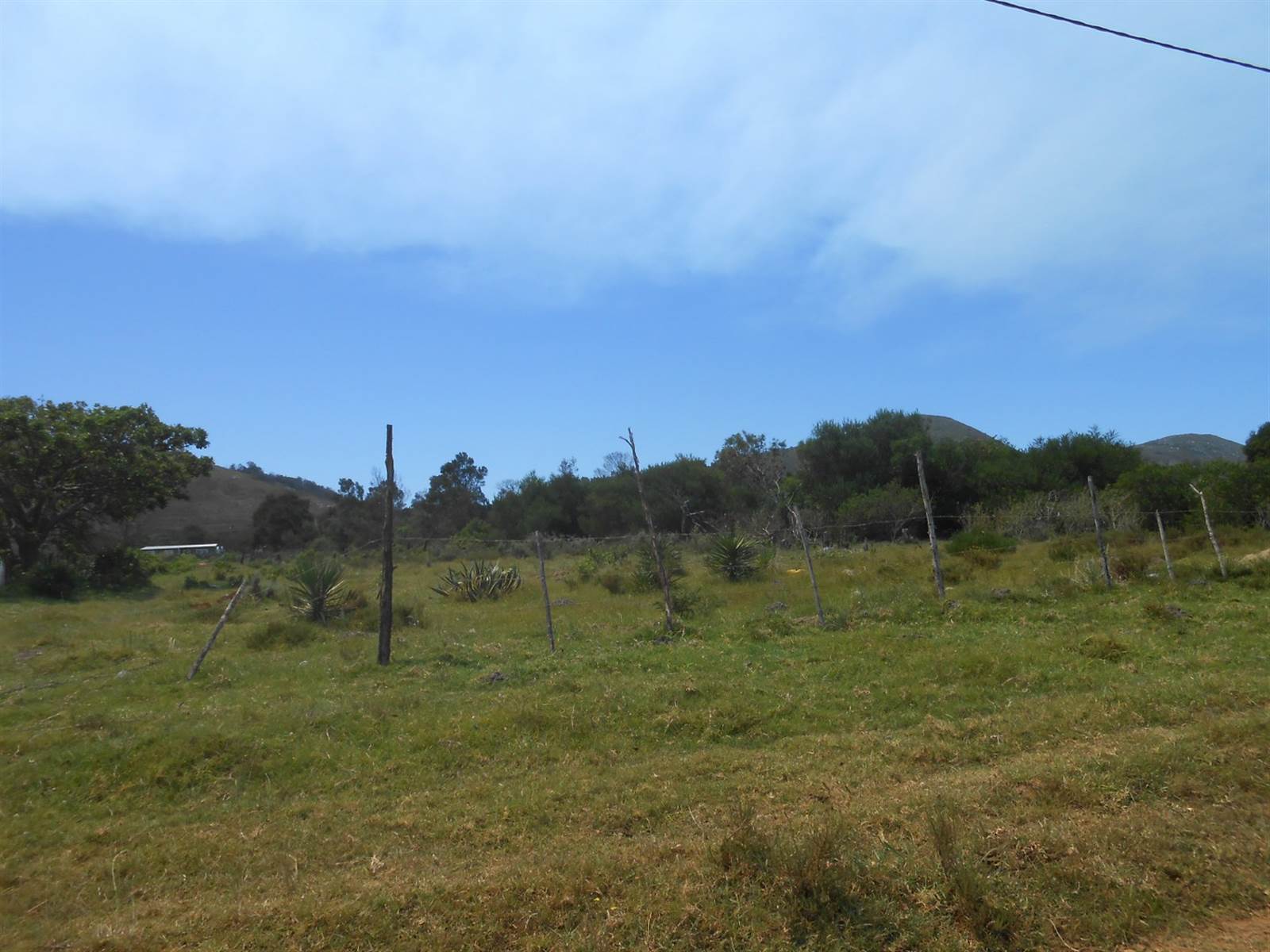 8565 m² Land available in Kruisfontein photo number 2