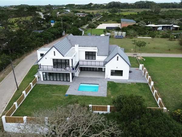 4 Bedroom House 4 Bedroom House
