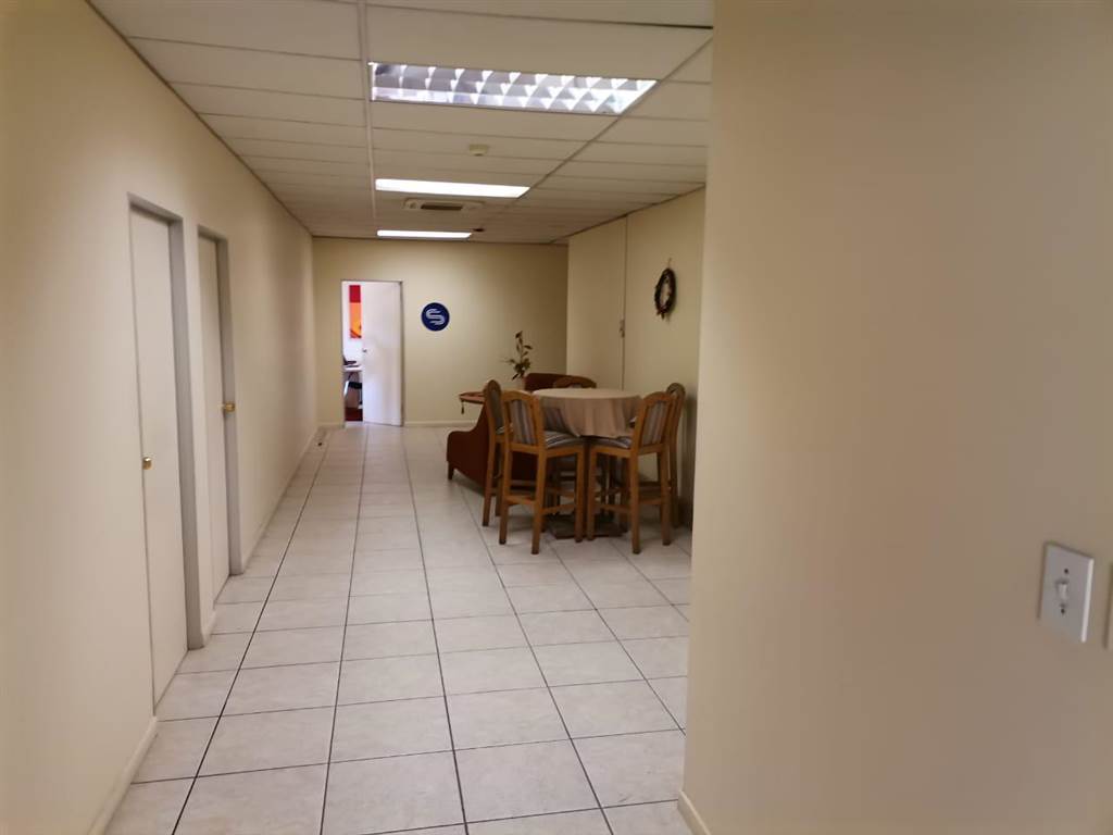 187  m² Commercial space in Kempton Park Central photo number 7