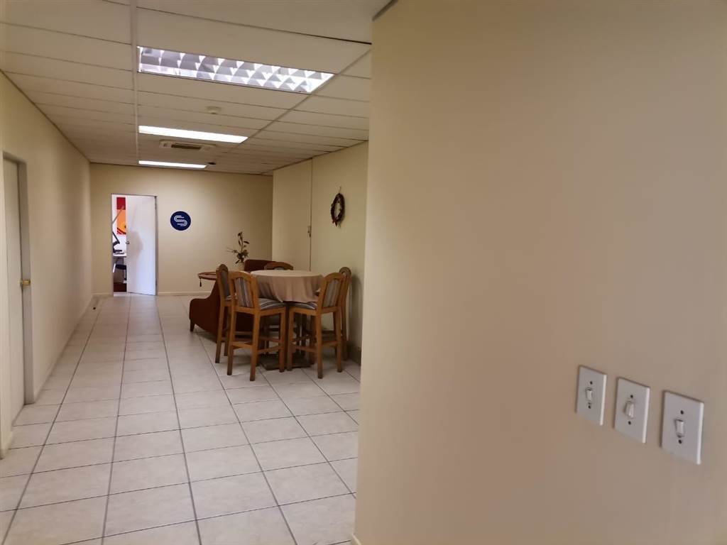 187  m² Commercial space in Kempton Park Central photo number 8