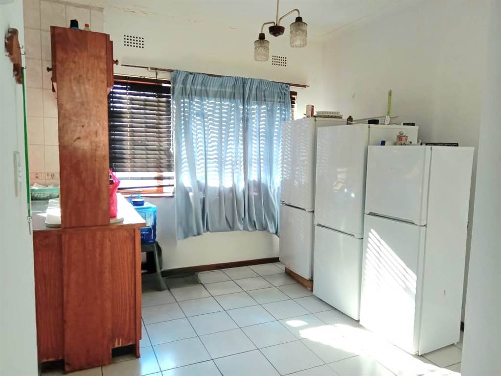 3 Bed Simplex in Empangeni Central photo number 5