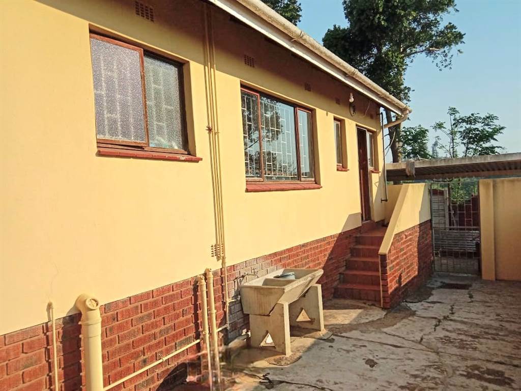 3 Bed Simplex in Empangeni Central photo number 12