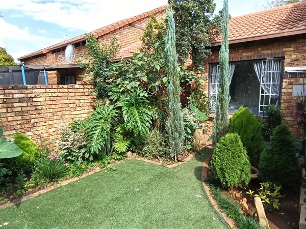 3 Bedroom Townhouse 3 Bedroom Townhouse