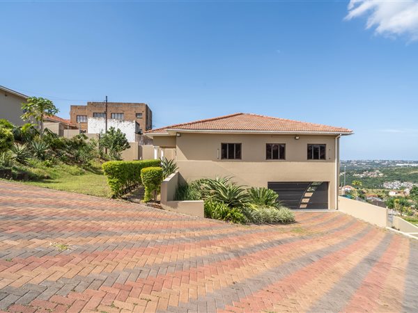 3 Bedroom Townhouse 3 Bedroom Townhouse