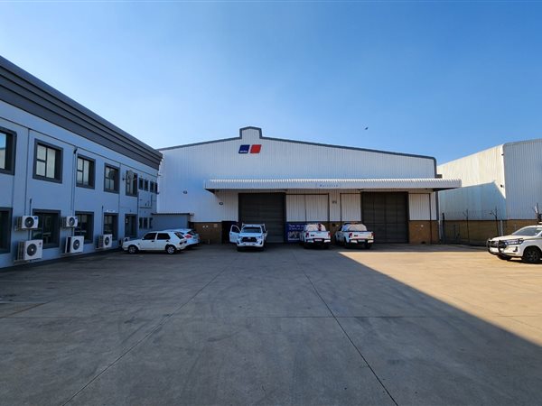 3 638  m² Industrial space