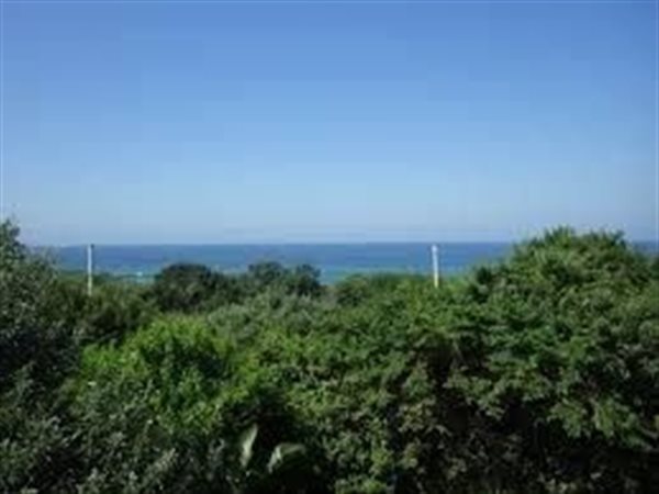 1666 m² Land available in Bazley Beach