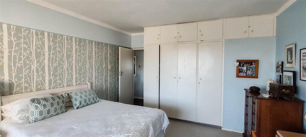 2 Bed Apartment in Rondebosch photo number 17