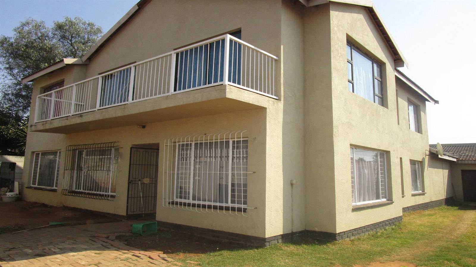 7 Bed House in Randfontein Central photo number 1