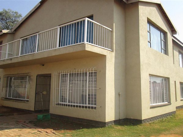 7 Bed House in Randfontein Central