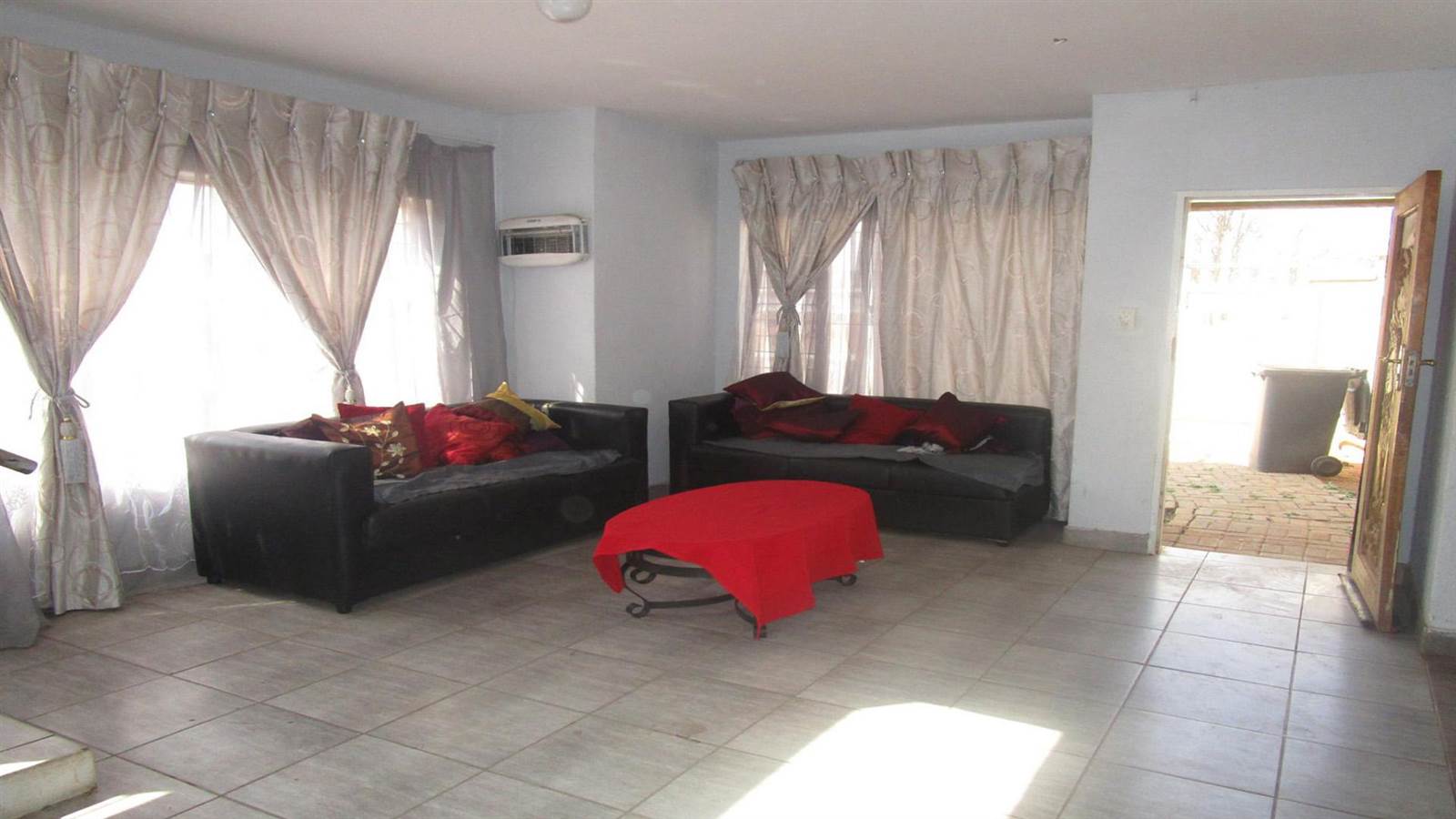 7 Bed House in Randfontein Central photo number 2