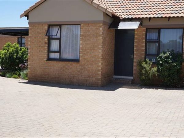 3 Bedroom Townhouse 3 Bedroom Townhouse