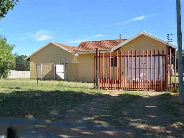 3 Bed House in Flamingo Park