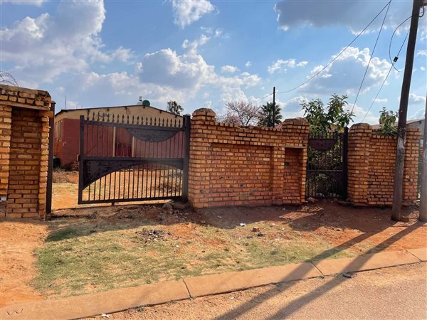 2 Bedroom House