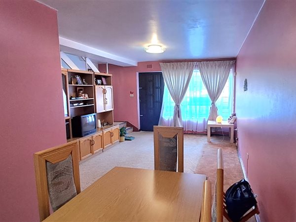 2 Bed Apartment in Isipingo Rail