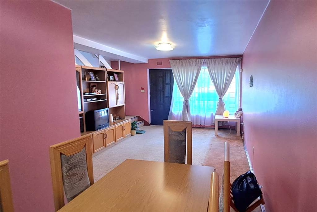2 Bed Apartment in Isipingo Rail photo number 1