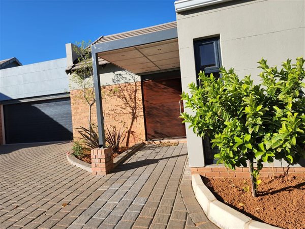 3 Bedroom Townhouse 3 Bedroom Townhouse