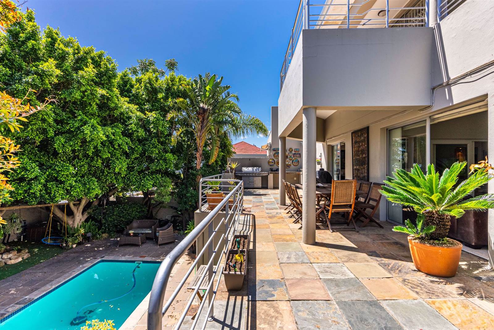 5 Bed House in Fresnaye photo number 1