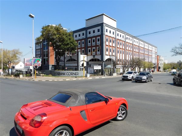 740  m² Commercial space