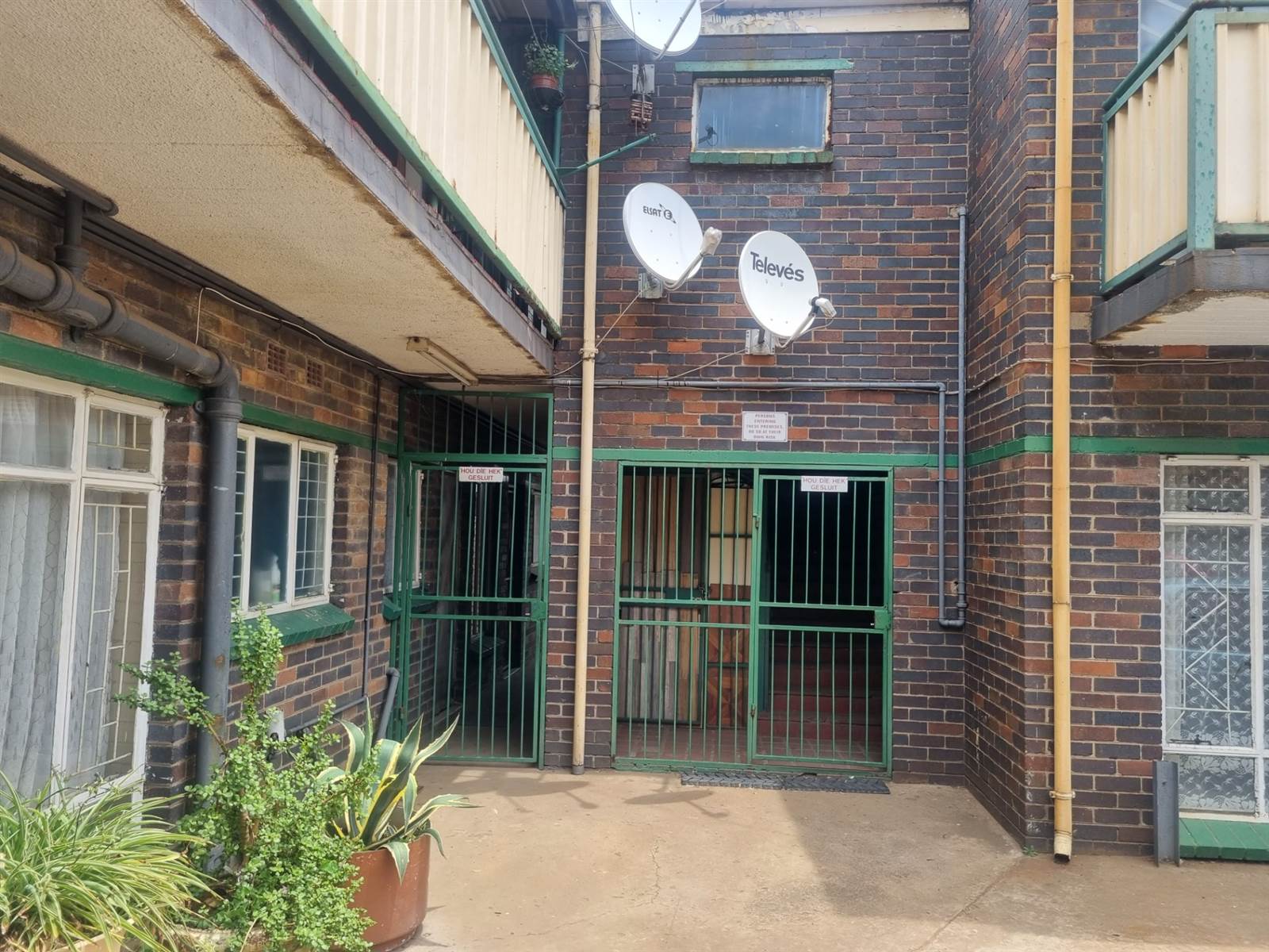 30 Bed Apartment in Vereeniging Central photo number 5