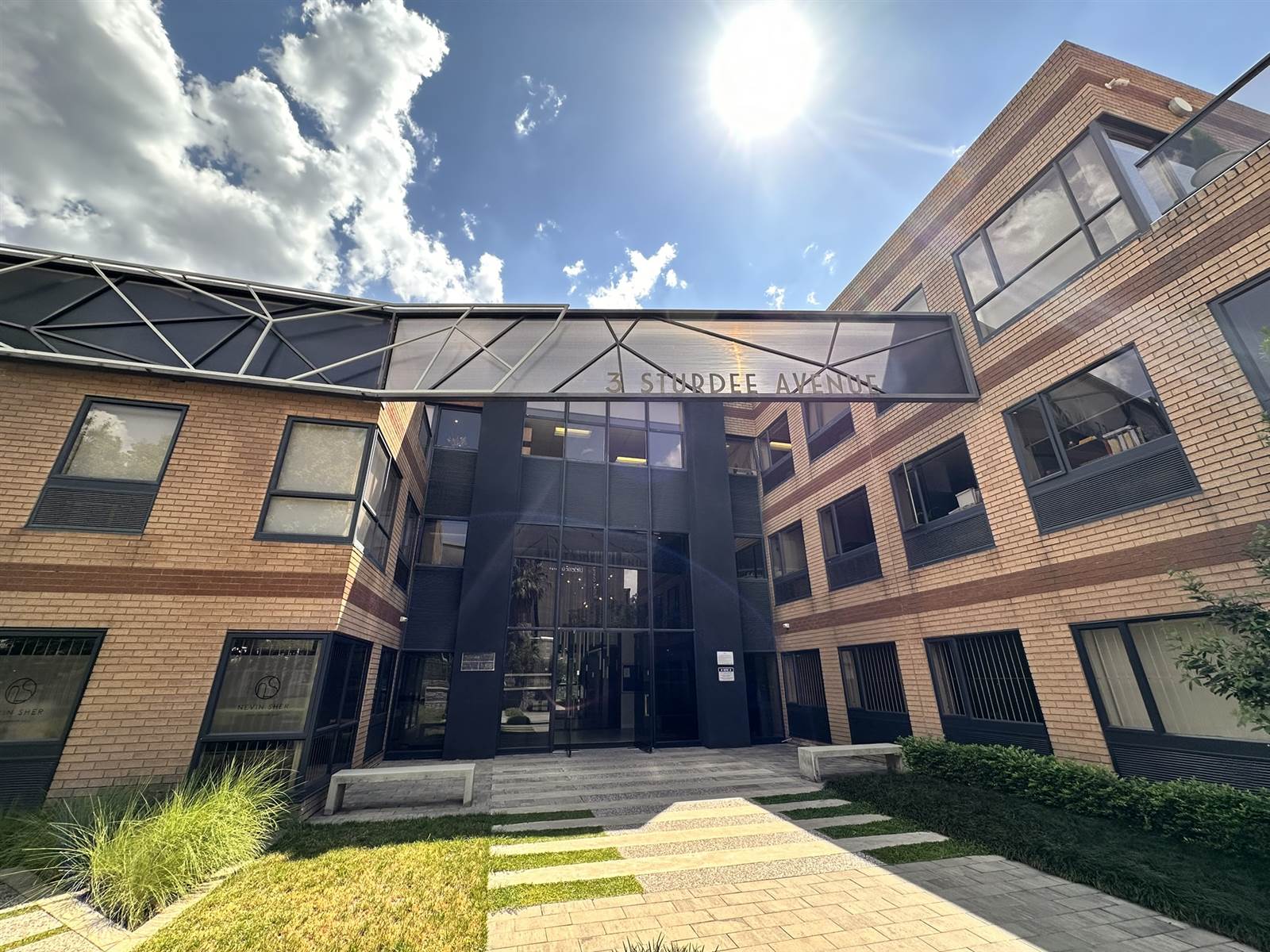 7 m² Commercial space to rent in Rosebank RR4235591 Private Property