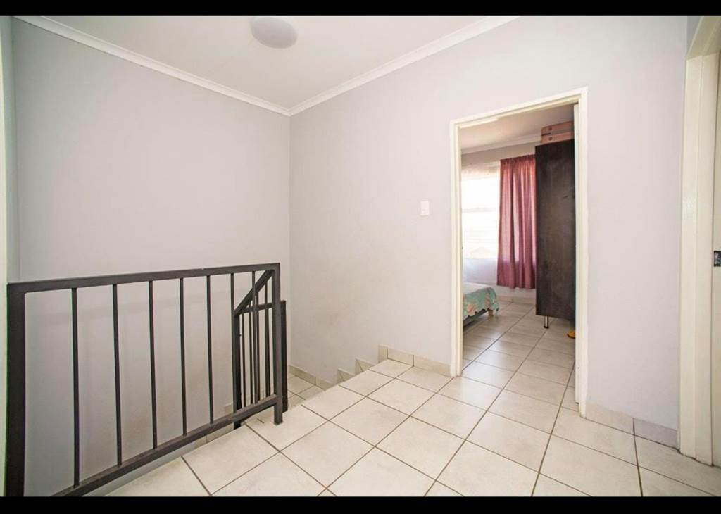 3 Bed Apartment in Crystal Park photo number 19