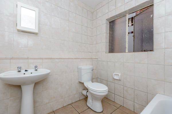 2 Bed Townhouse in Birchleigh photo number 16