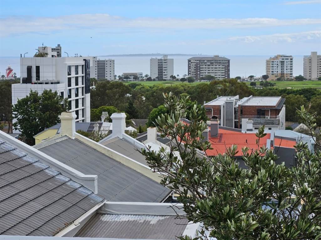1 Bed Apartment in Green Point photo number 9