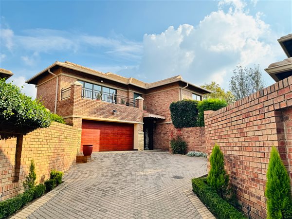 4 Bedroom House 4 Bedroom House