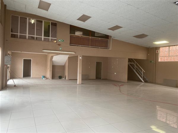 877 m² Commercial space 877 m² Commercial space