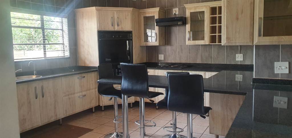 4 Bed House in Louis Trichardt photo number 21