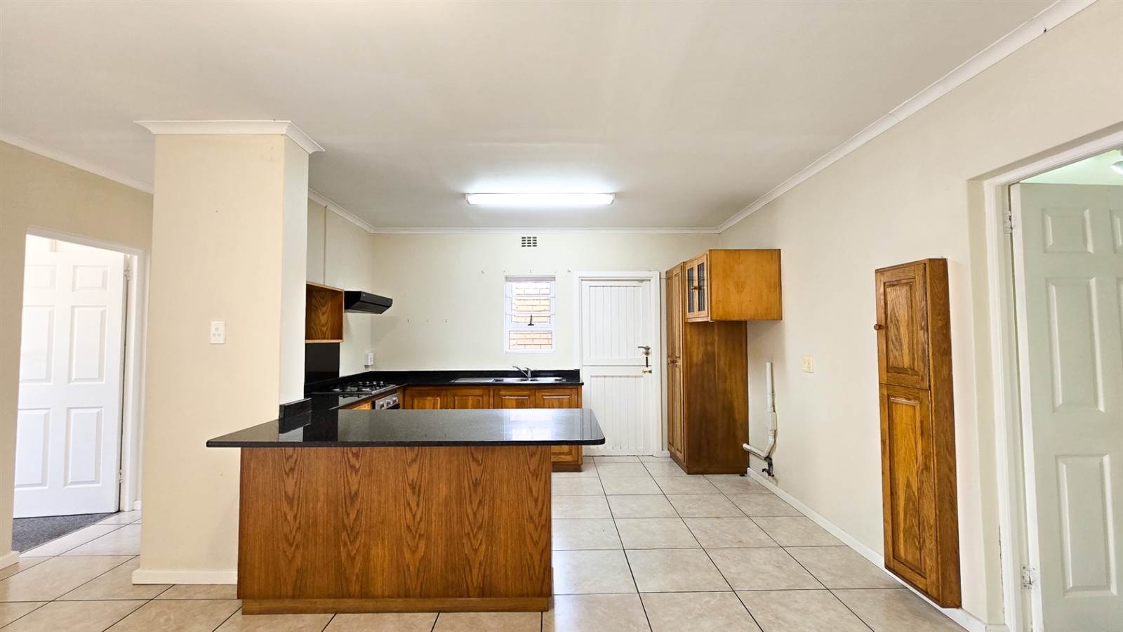 3 Bed Townhouse in Nahoon photo number 5