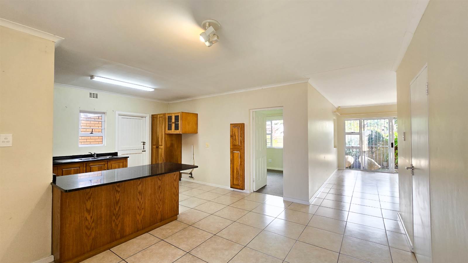 3 Bed Townhouse in Nahoon photo number 7