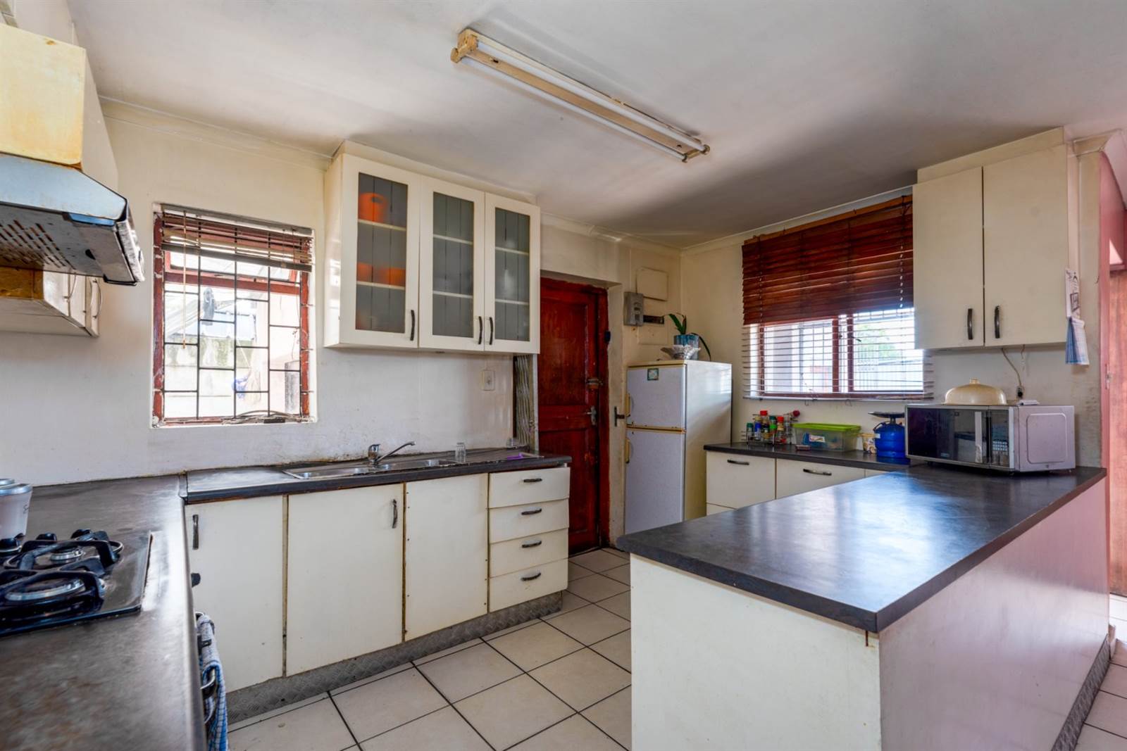 4 Bed House in Mitchells Plain Central photo number 6