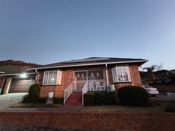 3 Bedroom Townhouse 3 Bedroom Townhouse