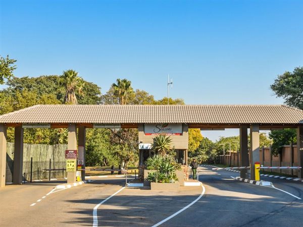 915 m² Land available in Seasons Lifestyle Estate