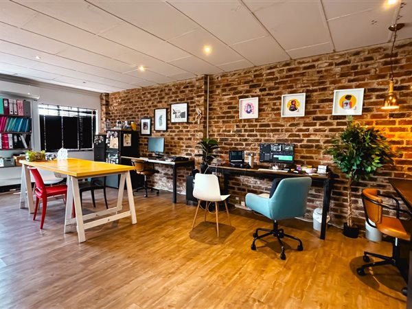 76  m² Office Space