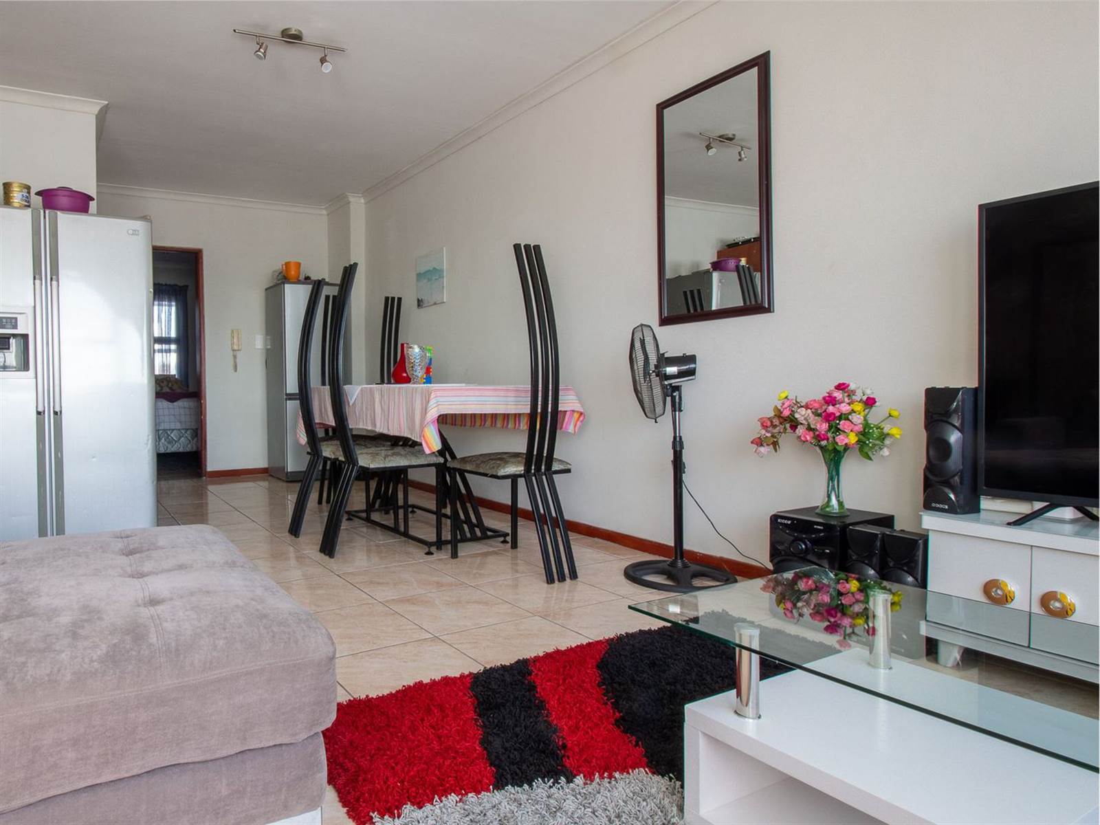 2 Bed Apartment in Randburg Central photo number 2