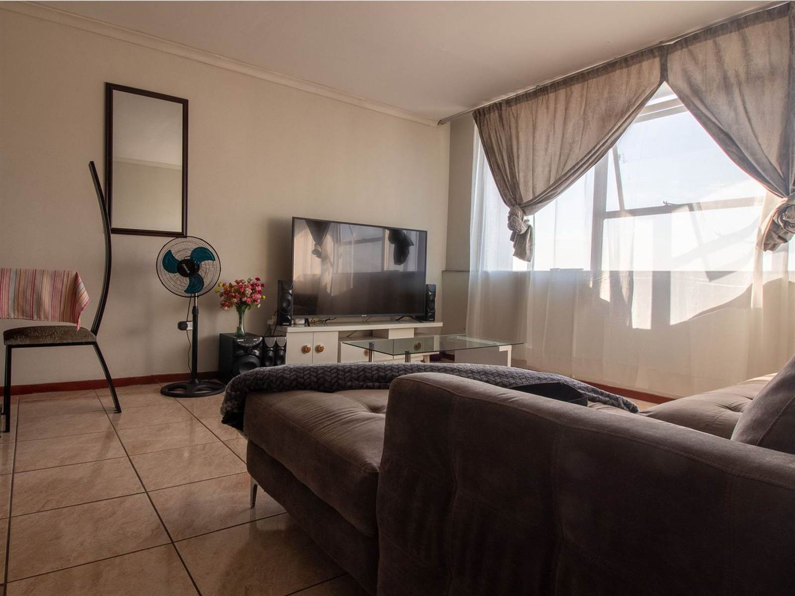 2 Bed Apartment in Randburg Central photo number 6