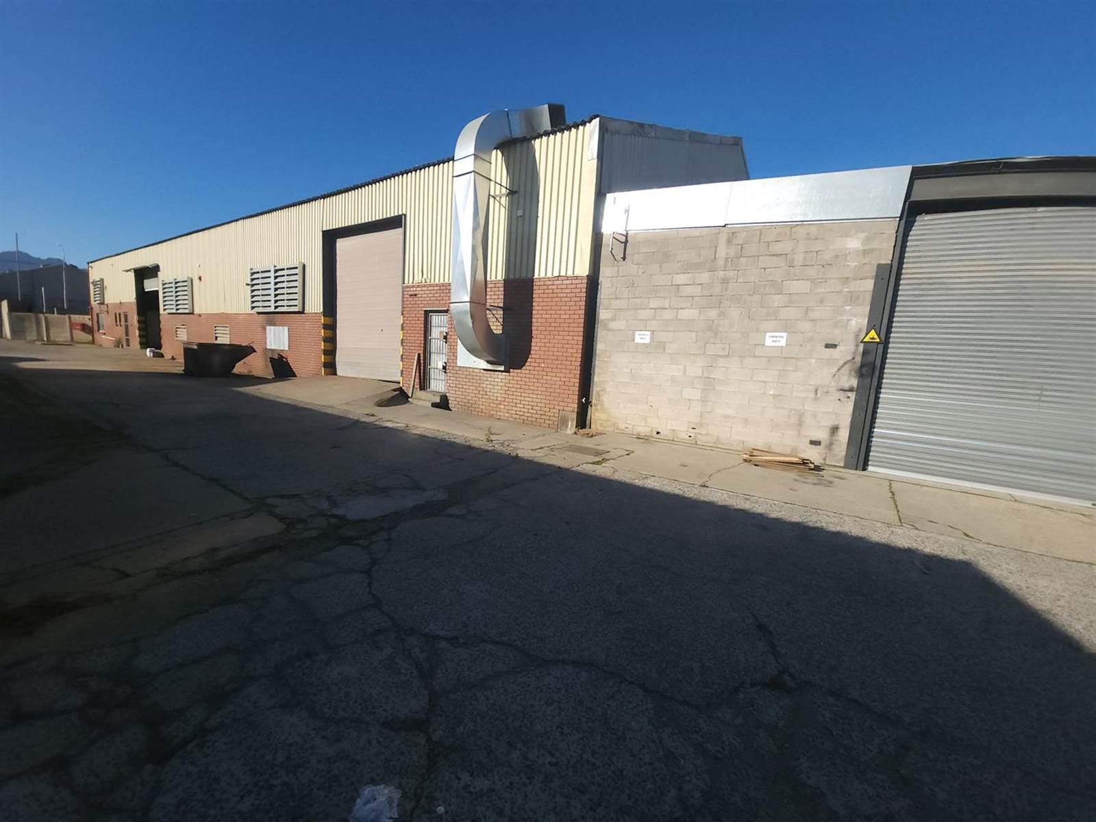 2372  m² Industrial space in Dal Josafat photo number 24