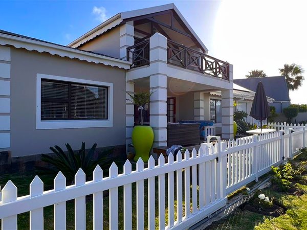4 Bed House in Marina Martinique