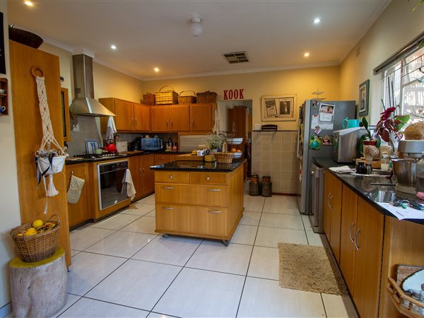 4 Bedroom House 4 Bedroom House
