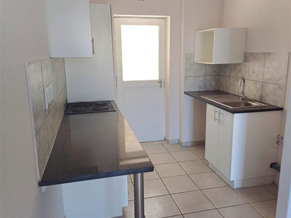1 Bed Apartment in Bellville South