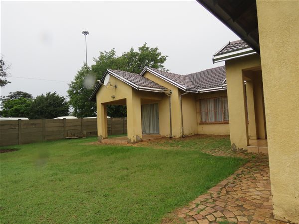 4 Bedroom House 4 Bedroom House