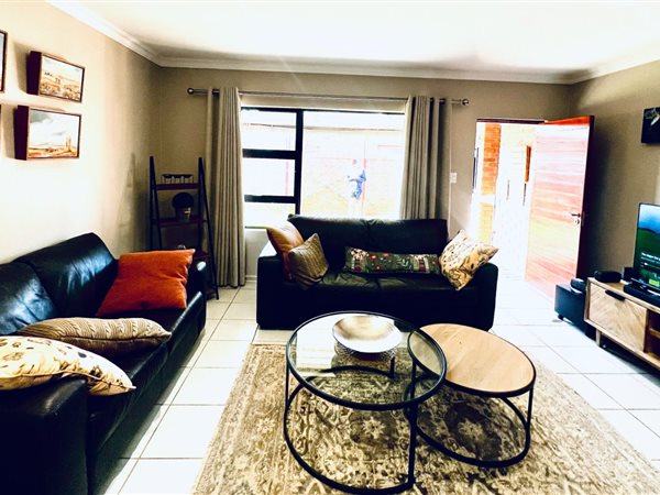 3 Bedroom Townhouse 3 Bedroom Townhouse