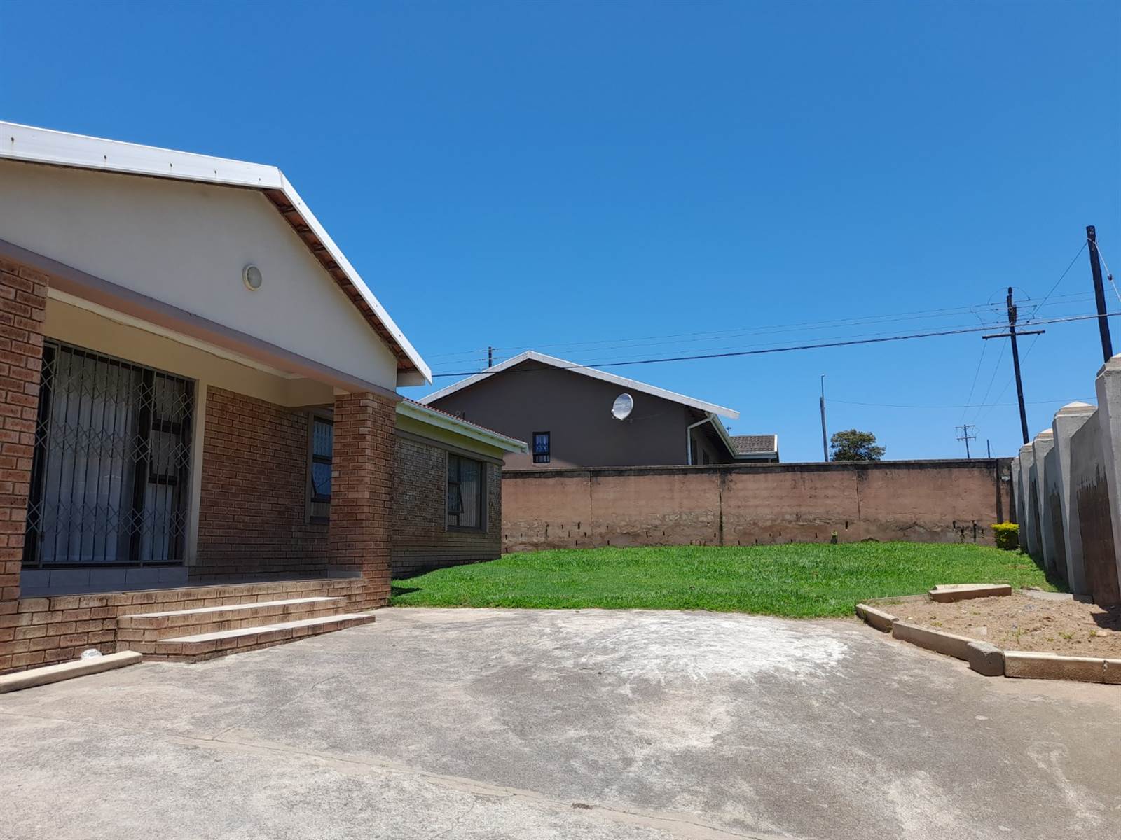 3 Bed House in Gamalakhe A photo number 2
