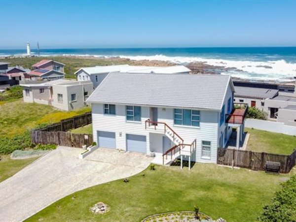 4 Bedroom House 4 Bedroom House